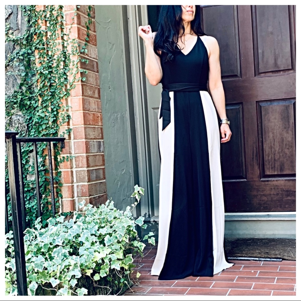 Gorgeous wide leg halter jumpsuit - Picture 3 of 7